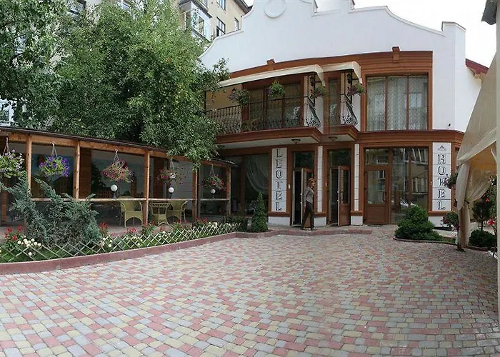 Отель Leotel