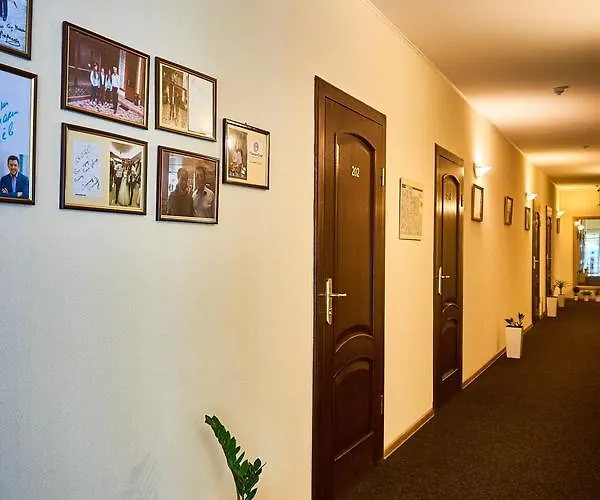 Отель Leotel 3*