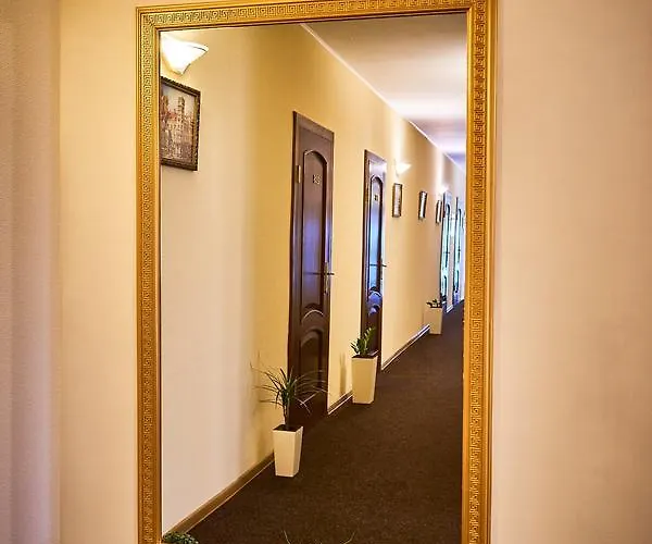 レオテルホテル 3* リヴィウ